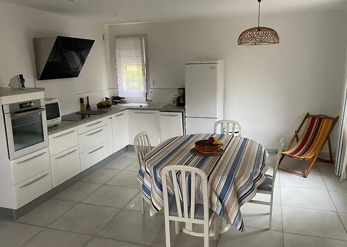 아파트 Spacious In The Heart Of *